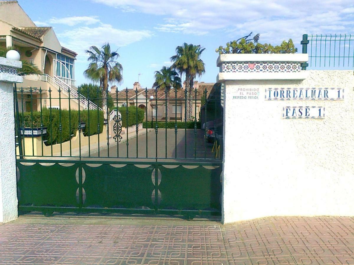 Residencial Torrealmar Con Vistas Apartment Torrevieja Exterior foto